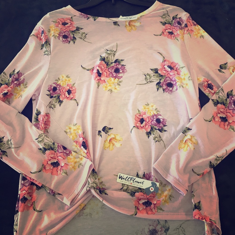 Wallflower women’s blouse